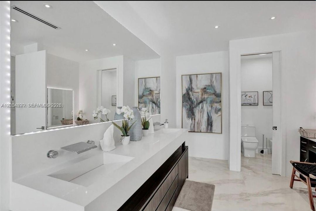 В аренду: $17,499 (9 спален, 5 ванн, 4133 Квадратных фут)