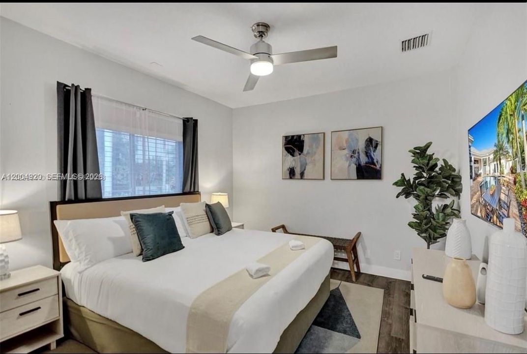 В аренду: $17,499 (9 спален, 5 ванн, 4133 Квадратных фут)