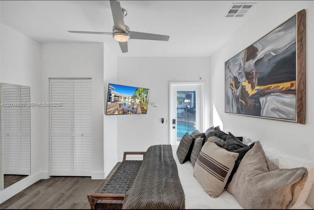 В аренду: $17,499 (9 спален, 5 ванн, 4133 Квадратных фут)