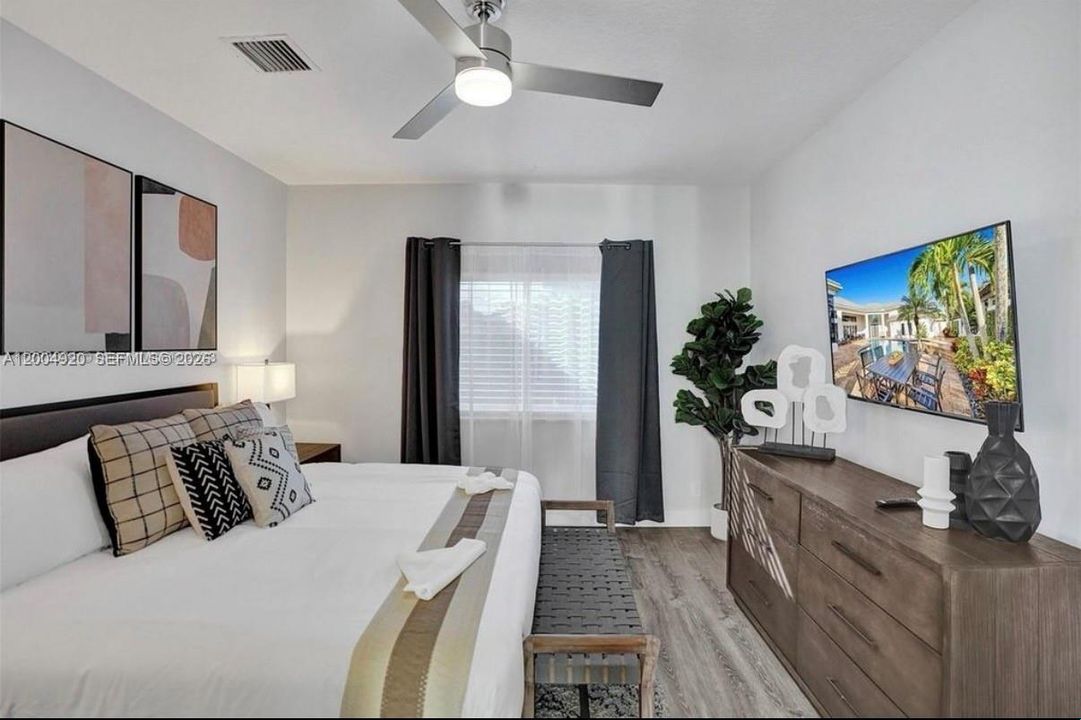 В аренду: $17,499 (9 спален, 5 ванн, 4133 Квадратных фут)