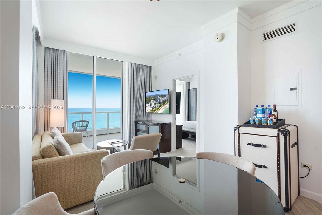 For Sale: $1,799,999 (1 beds, 1 baths, 771 Square Feet)