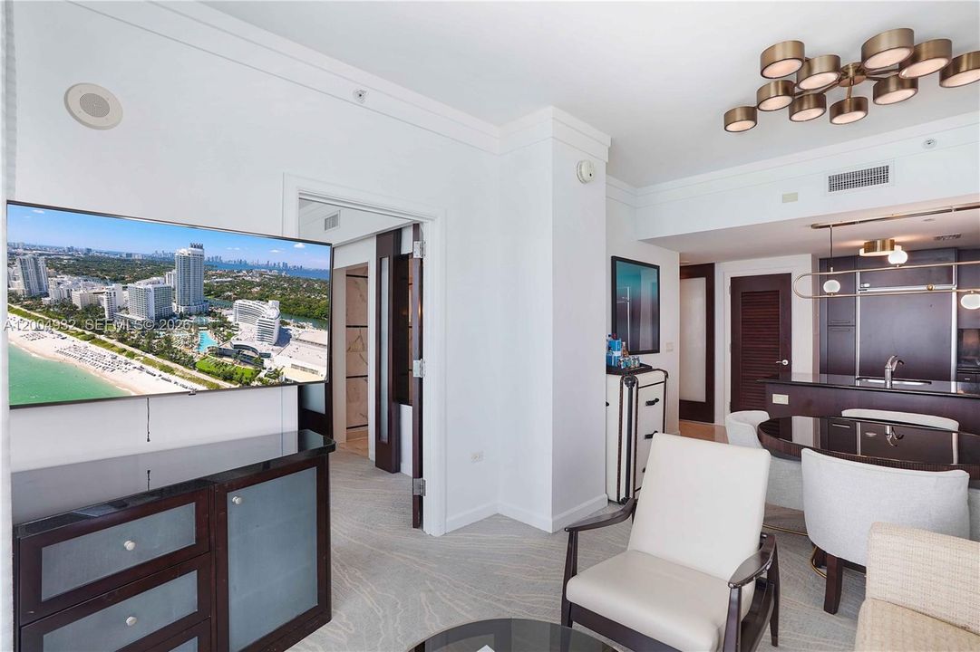 For Sale: $1,799,999 (1 beds, 1 baths, 771 Square Feet)