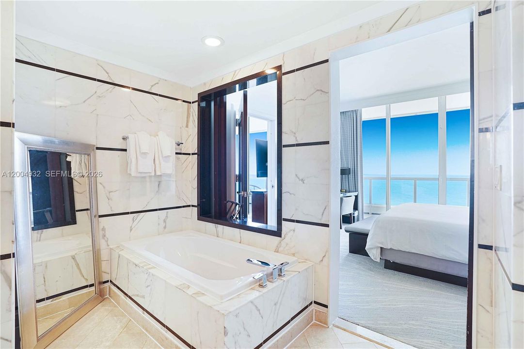 For Sale: $1,799,999 (1 beds, 1 baths, 771 Square Feet)