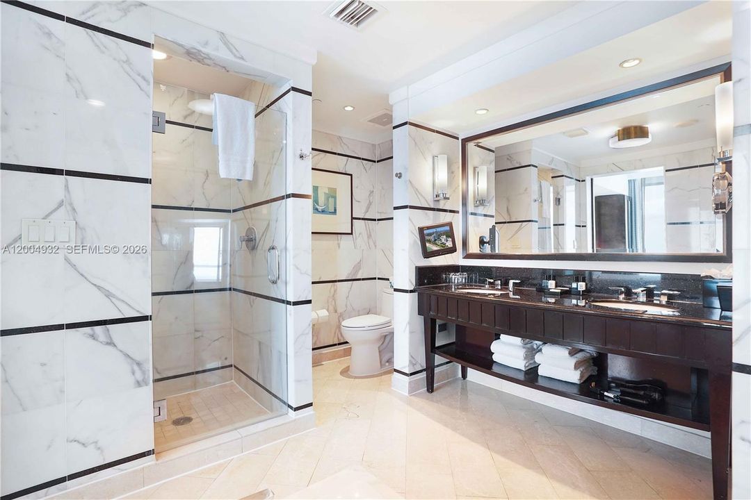 For Sale: $1,799,999 (1 beds, 1 baths, 771 Square Feet)