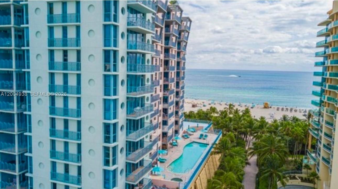 For Sale: $1,675,000 (2 beds, 2 baths, 1170 Square Feet)