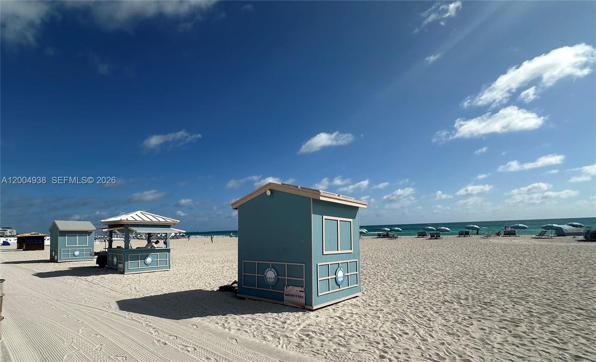 For Sale: $1,675,000 (2 beds, 2 baths, 1170 Square Feet)