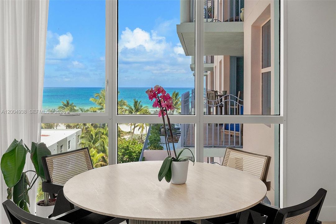 For Sale: $1,675,000 (2 beds, 2 baths, 1170 Square Feet)