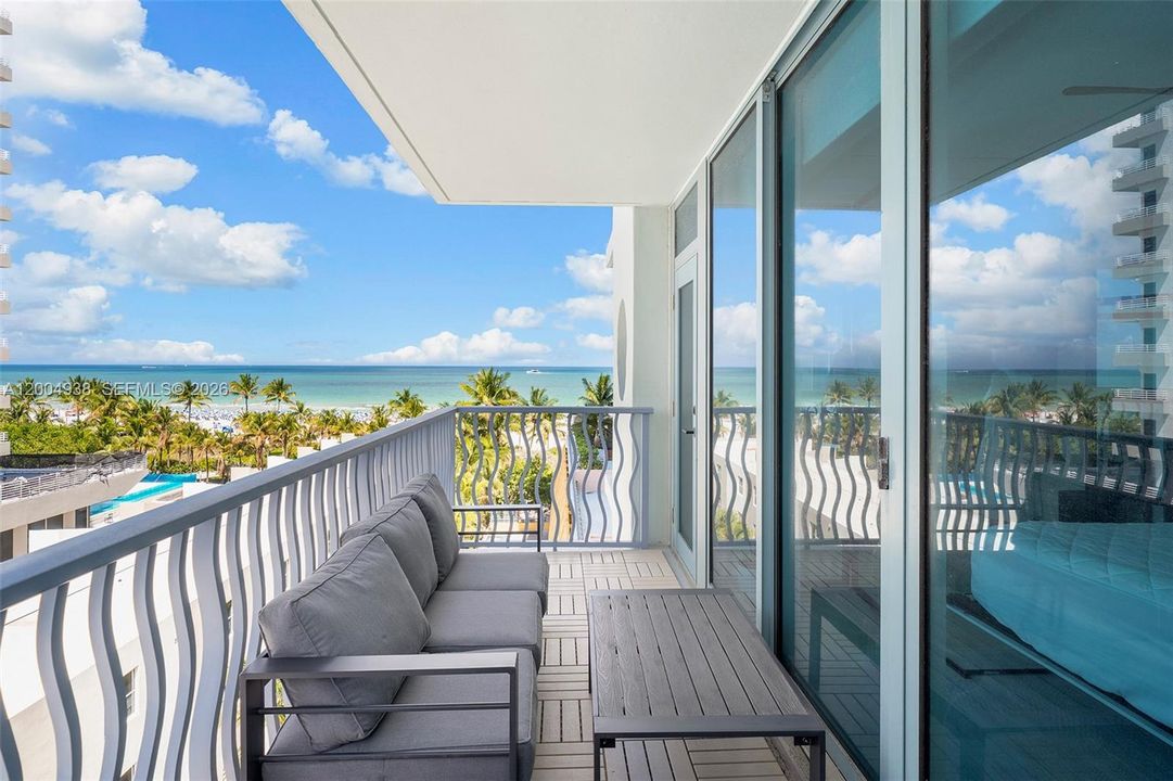For Sale: $1,675,000 (2 beds, 2 baths, 1170 Square Feet)