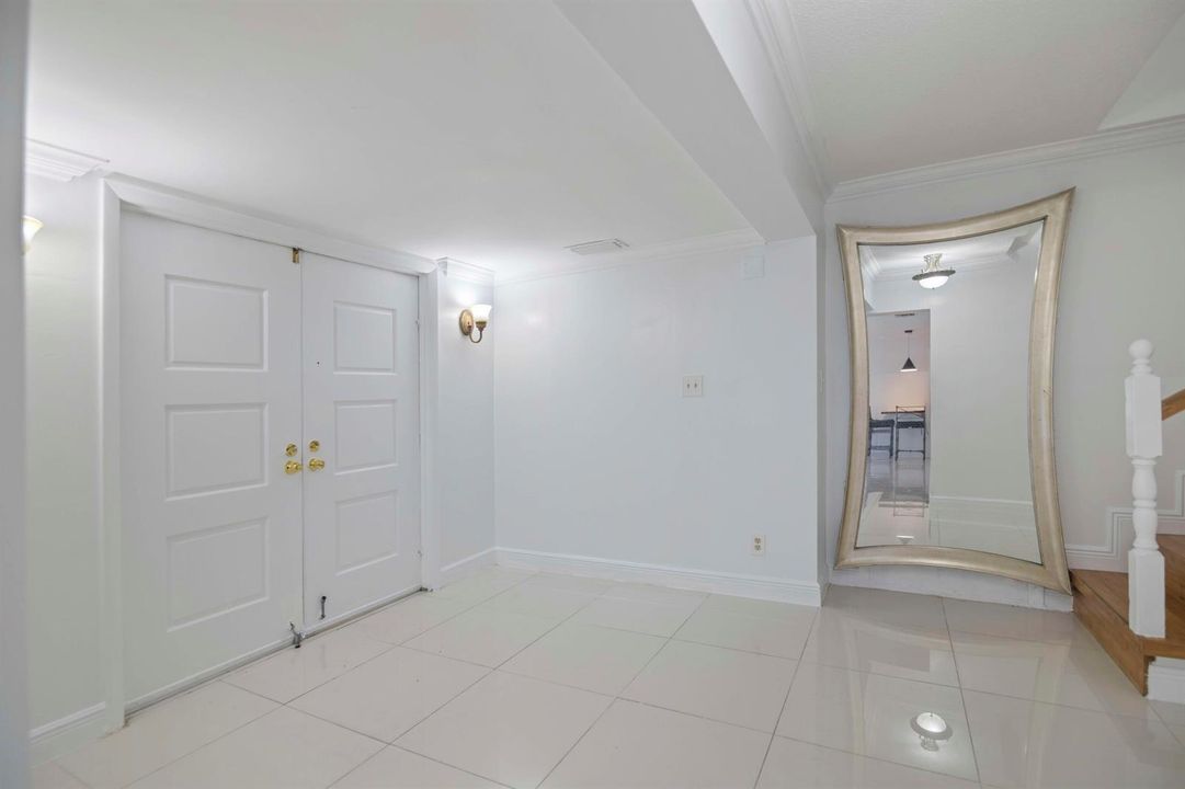 Townhouse entry2