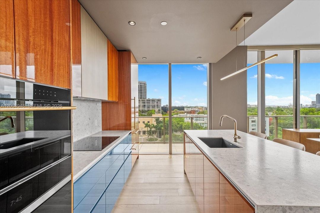 Active With Contract: $3,580,000 (3 beds, 3 baths, 1661 Square Feet)