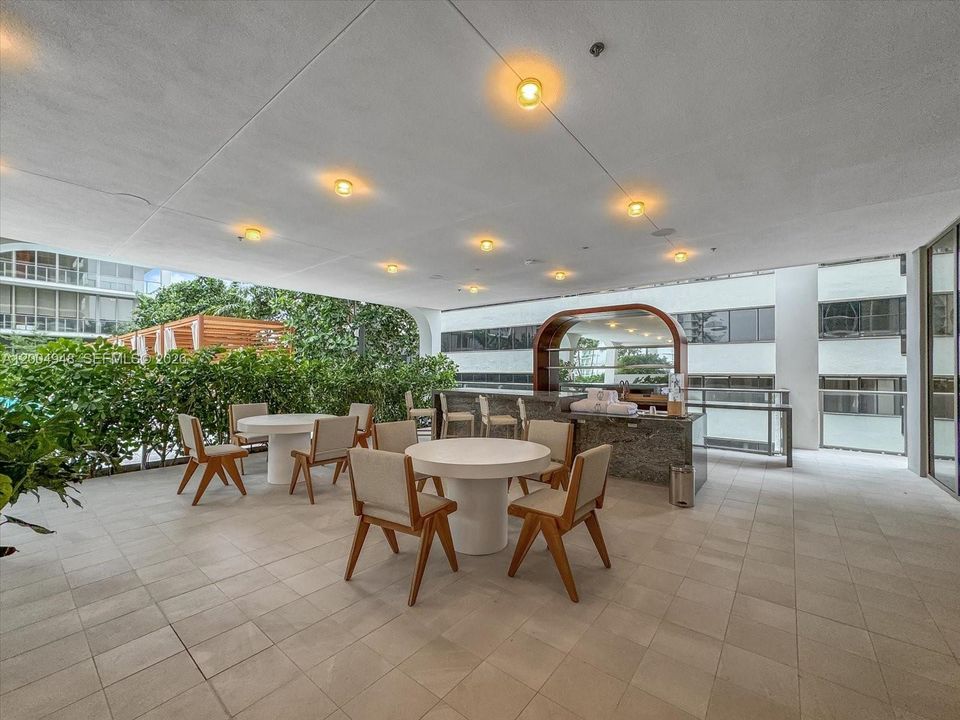 Active With Contract: $3,580,000 (3 beds, 3 baths, 1661 Square Feet)
