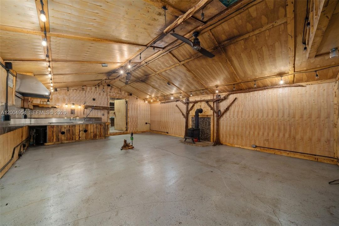 For Sale: $240,000 (2 beds, 2 baths, 1064 Square Feet)