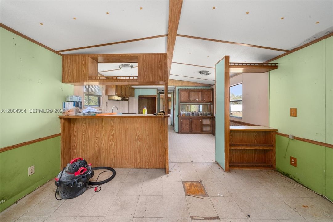 For Sale: $240,000 (2 beds, 2 baths, 1064 Square Feet)
