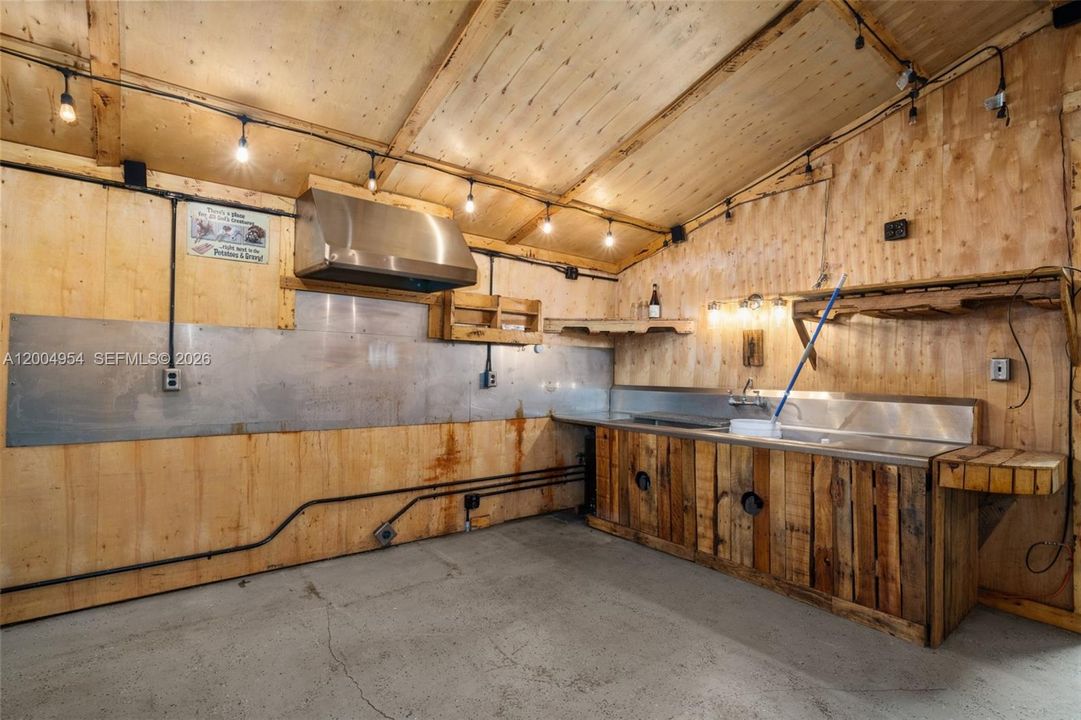 For Sale: $240,000 (2 beds, 2 baths, 1064 Square Feet)