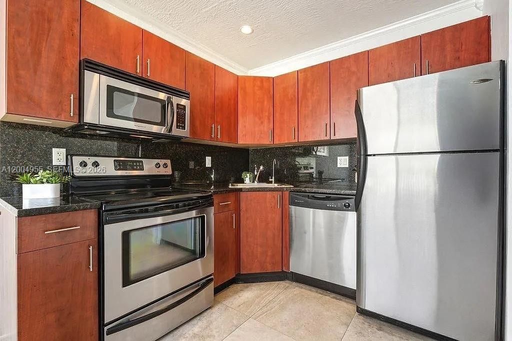Active With Contract: $1,520 (1 beds, 1 baths, 511 Square Feet)