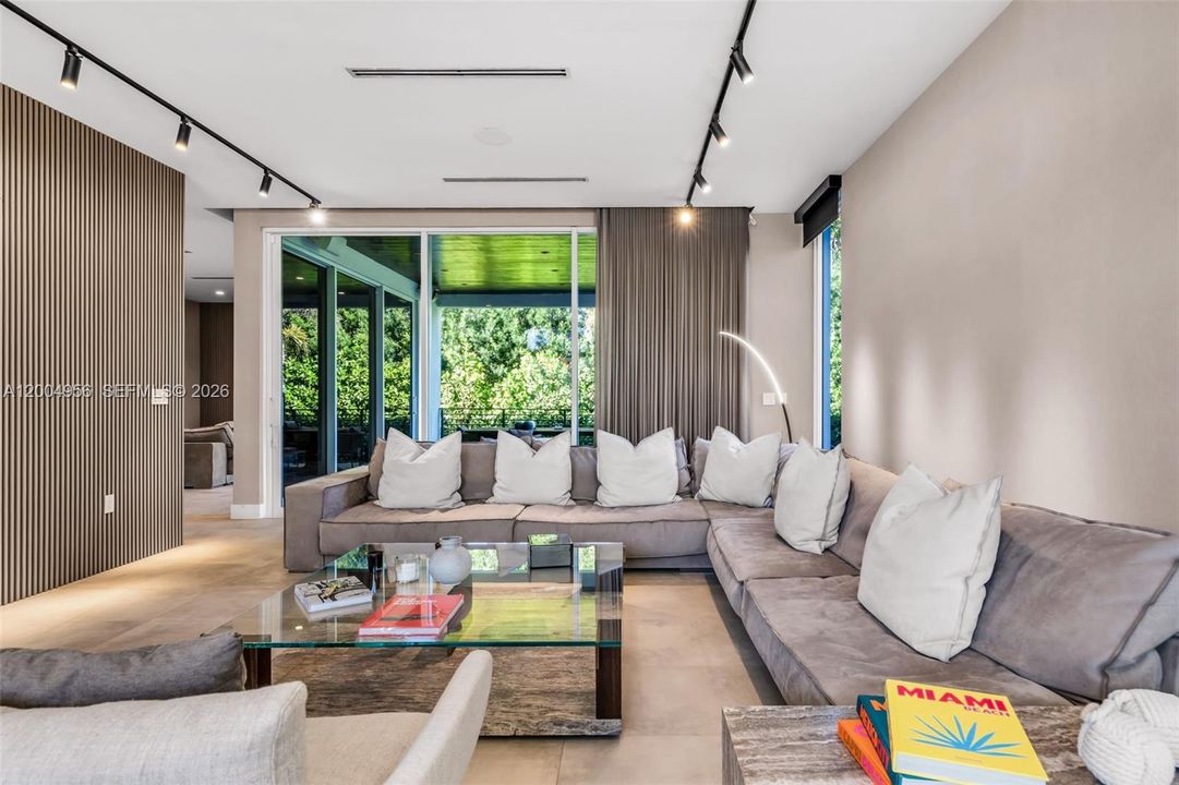 Recientemente alquilado: $28,900 (6 camas, 6 baños, 3670 Pies cuadrados)
