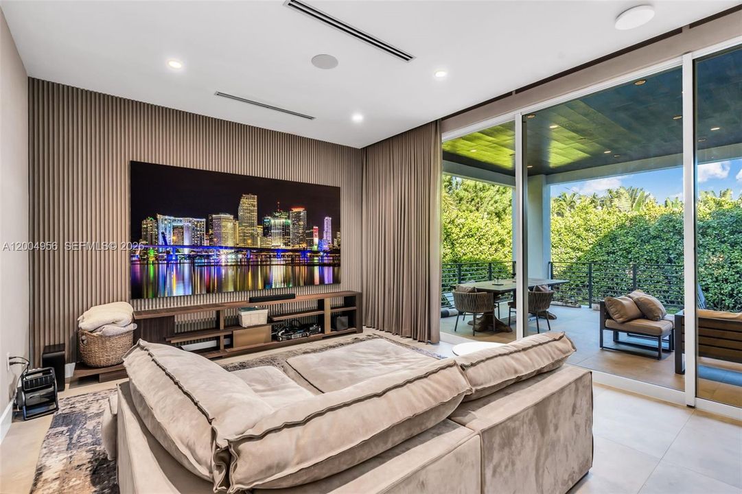 Recientemente alquilado: $28,900 (6 camas, 6 baños, 3670 Pies cuadrados)
