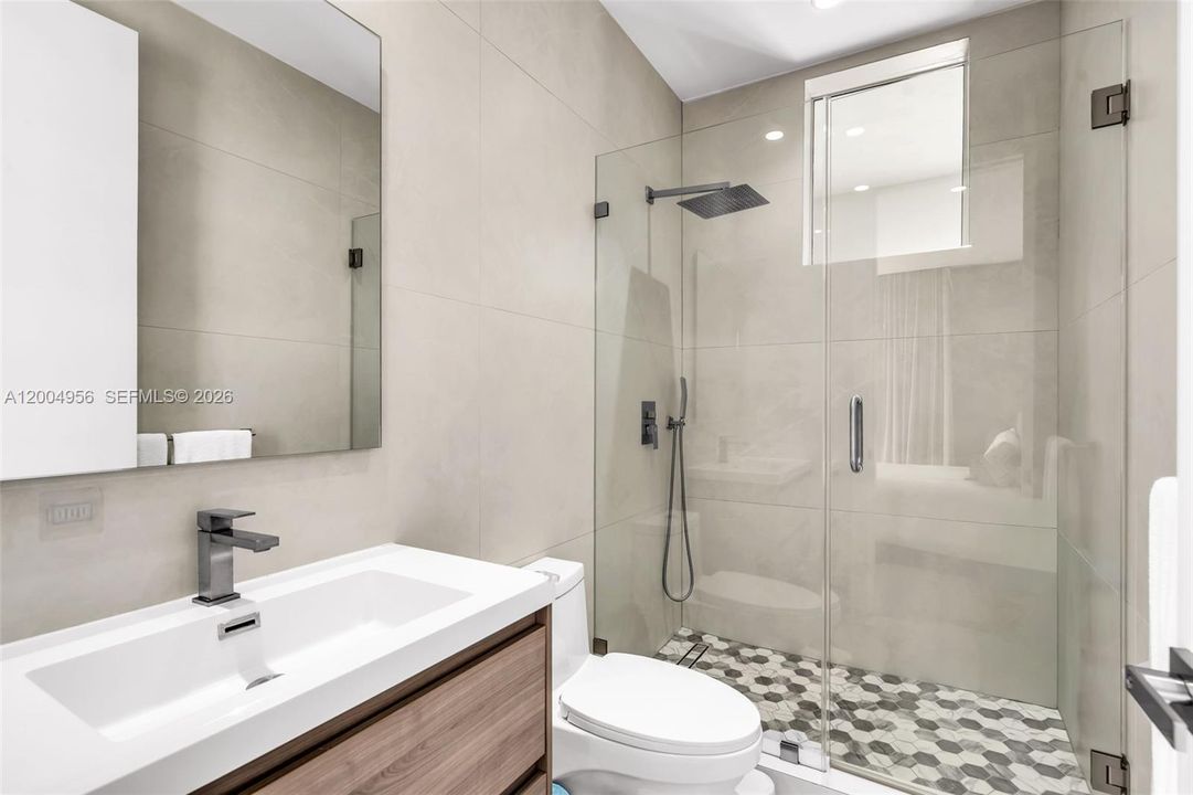Recientemente alquilado: $28,900 (6 camas, 6 baños, 3670 Pies cuadrados)