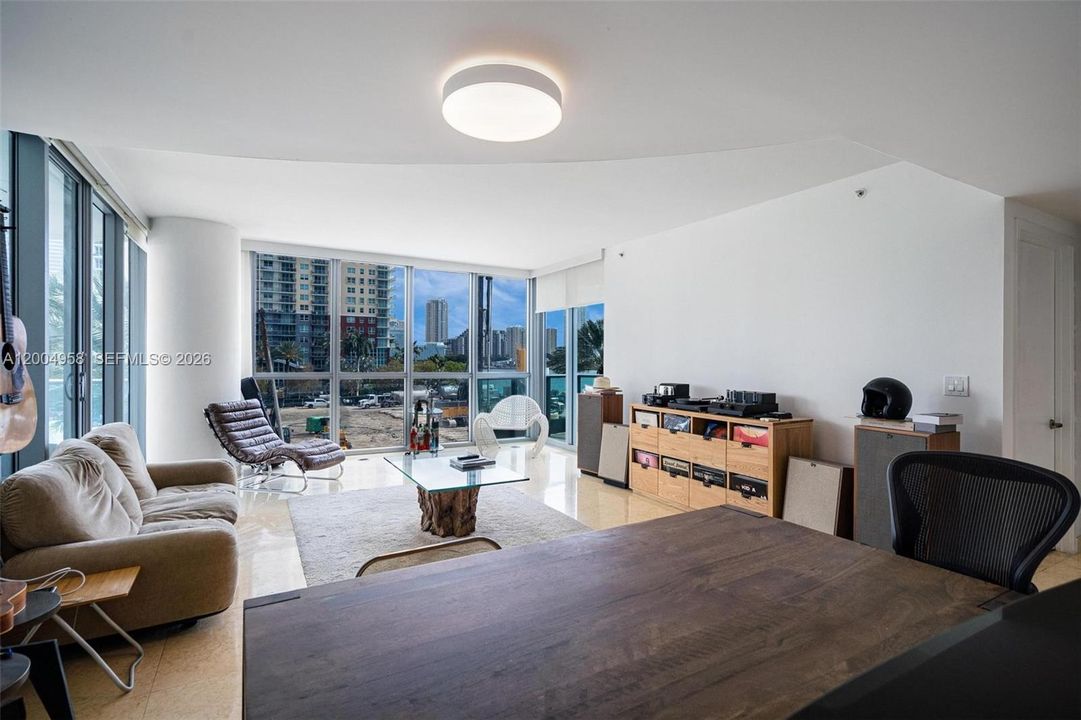 For Sale: $1,125,000 (2 beds, 2 baths, 1460 Square Feet)