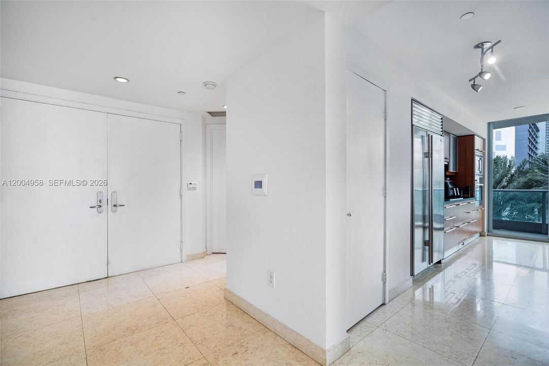 For Sale: $1,125,000 (2 beds, 2 baths, 1460 Square Feet)
