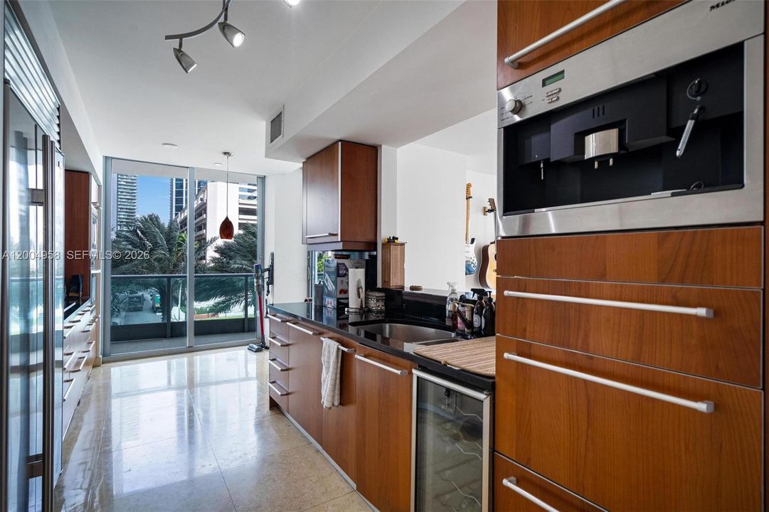 For Sale: $1,125,000 (2 beds, 2 baths, 1460 Square Feet)