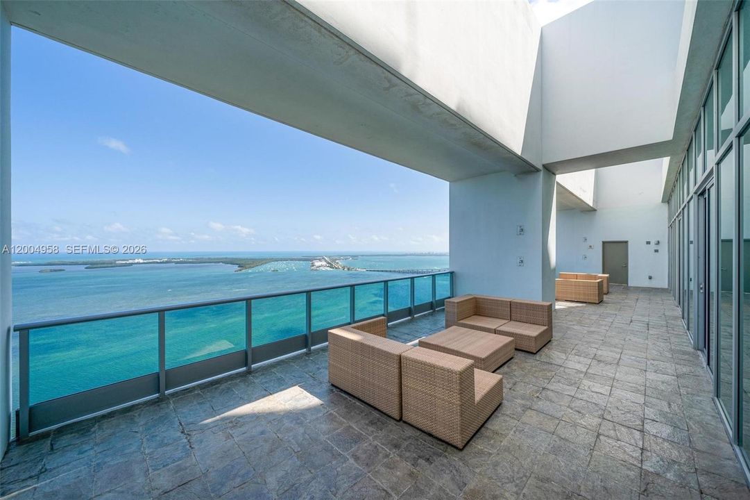 For Sale: $1,125,000 (2 beds, 2 baths, 1460 Square Feet)