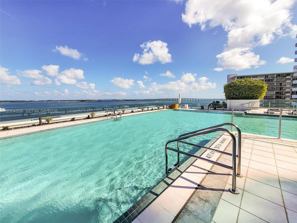 For Sale: $1,125,000 (2 beds, 2 baths, 1460 Square Feet)