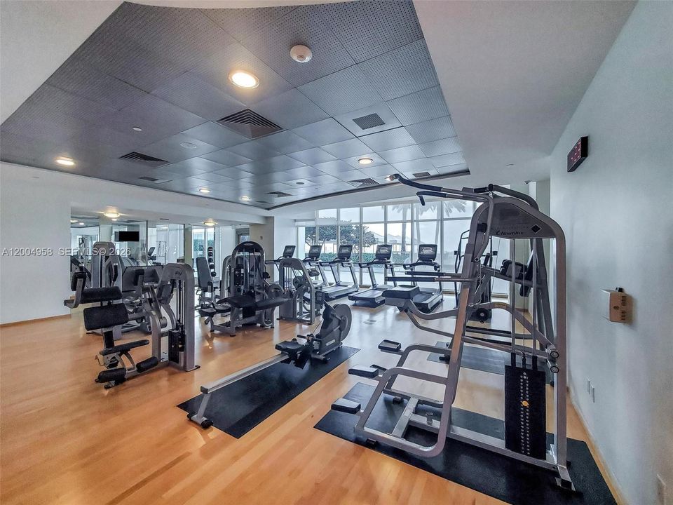 For Sale: $1,125,000 (2 beds, 2 baths, 1460 Square Feet)