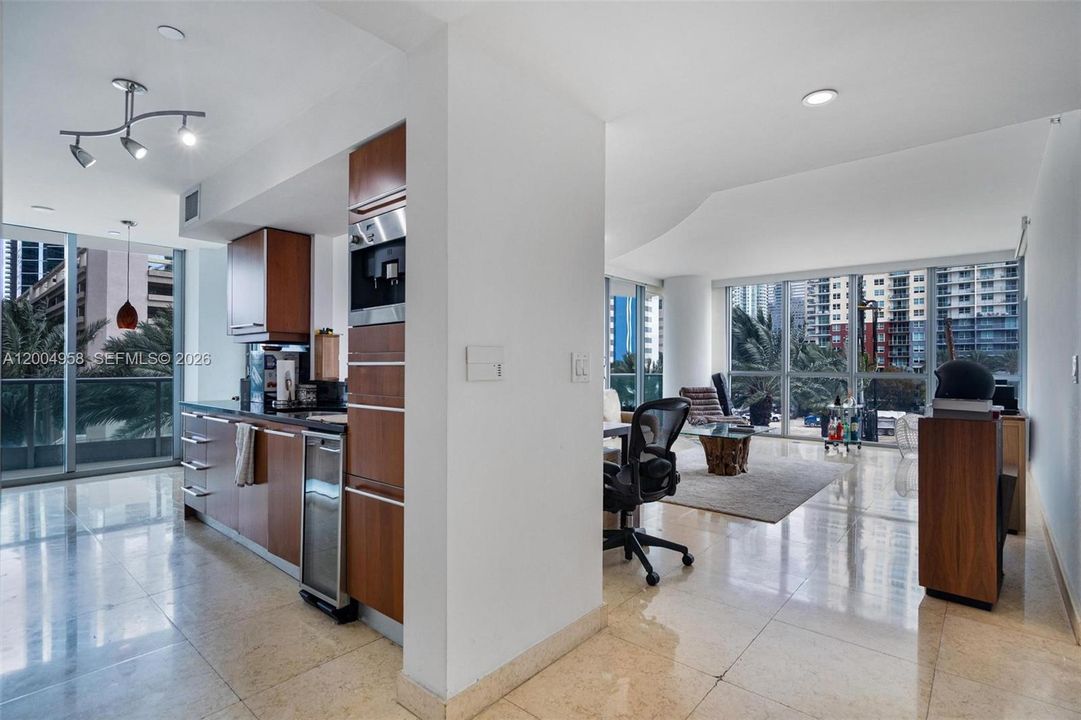 For Sale: $1,125,000 (2 beds, 2 baths, 1460 Square Feet)