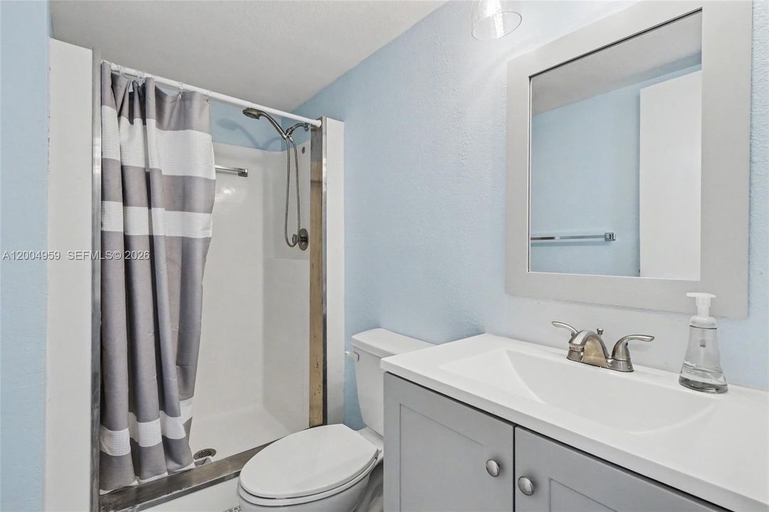2ND BATHROOM