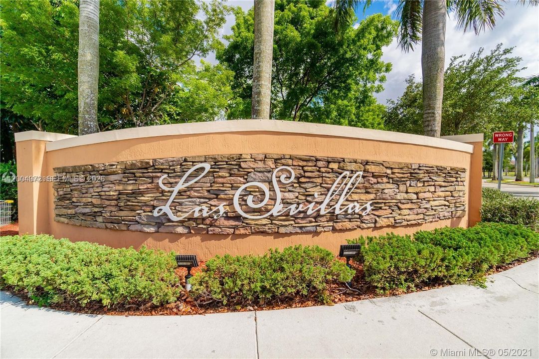 For Sale: $412,000 (3 beds, 2 baths, 1445 Square Feet)