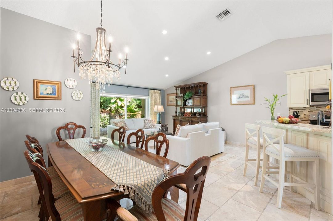 Activo con contrato: $599,900 (3 camas, 2 baños, 1420 Pies cuadrados)