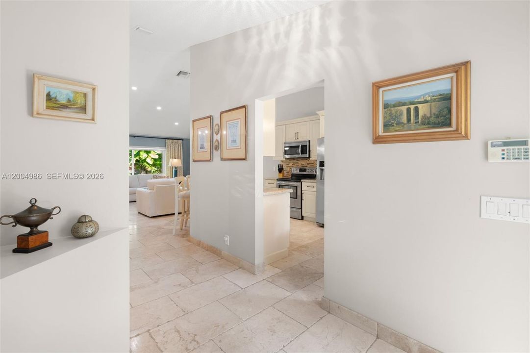 Activo con contrato: $599,900 (3 camas, 2 baños, 1420 Pies cuadrados)