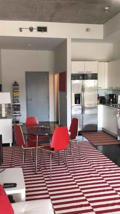For Sale: $590,000 (1 beds, 1 baths, 966 Square Feet)
