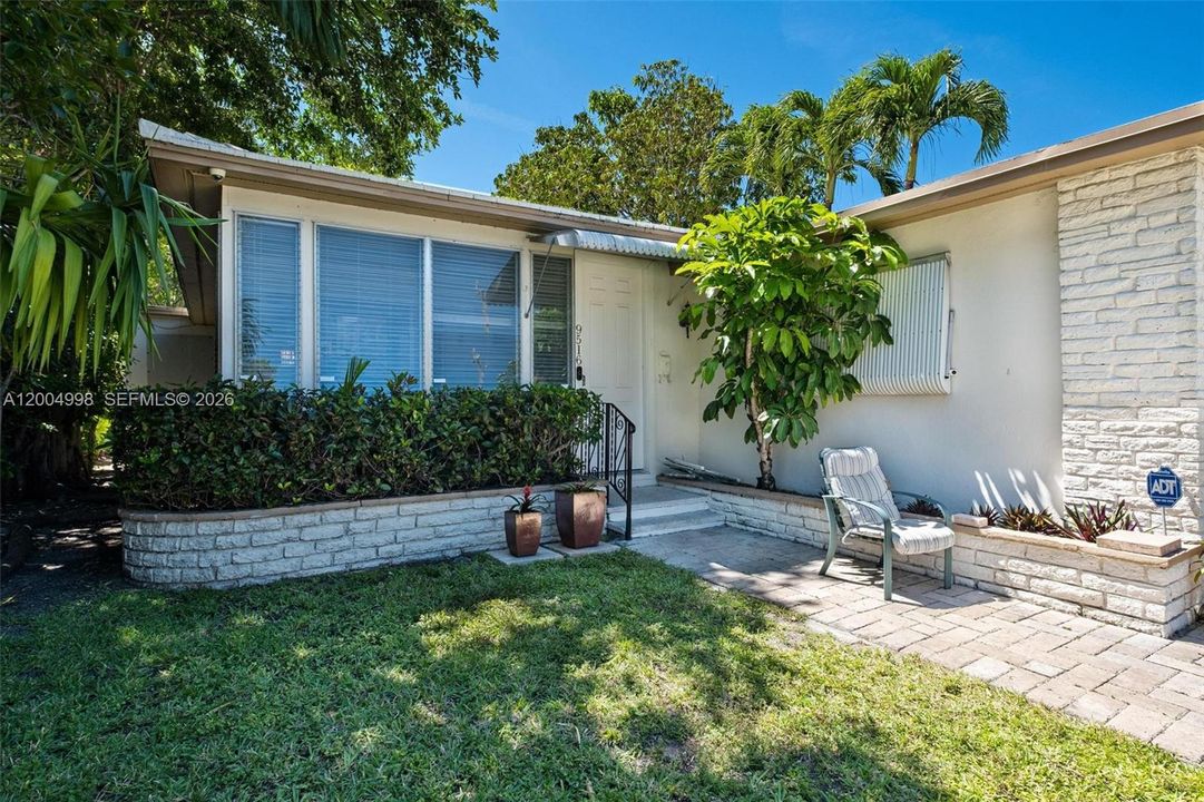 For Sale: $1,499,500 (3 beds, 2 baths, 1705 Square Feet)