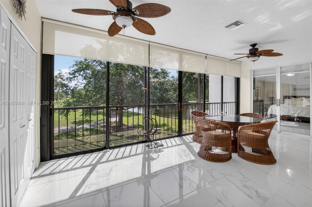 En Venta: $425,000 (3 camas, 2 baños, 1952 Pies cuadrados)