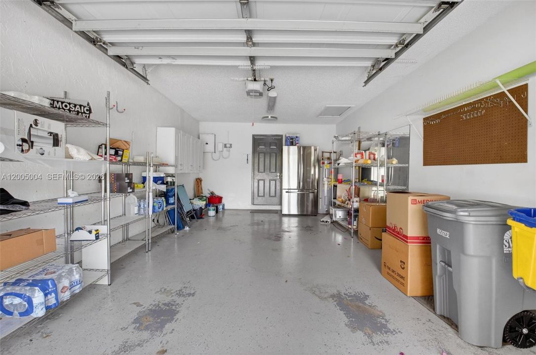 En Venta: $425,000 (3 camas, 2 baños, 1952 Pies cuadrados)