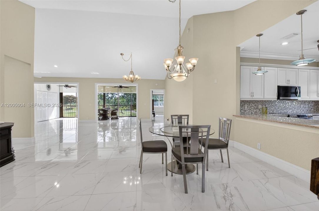 En Venta: $425,000 (3 camas, 2 baños, 1952 Pies cuadrados)