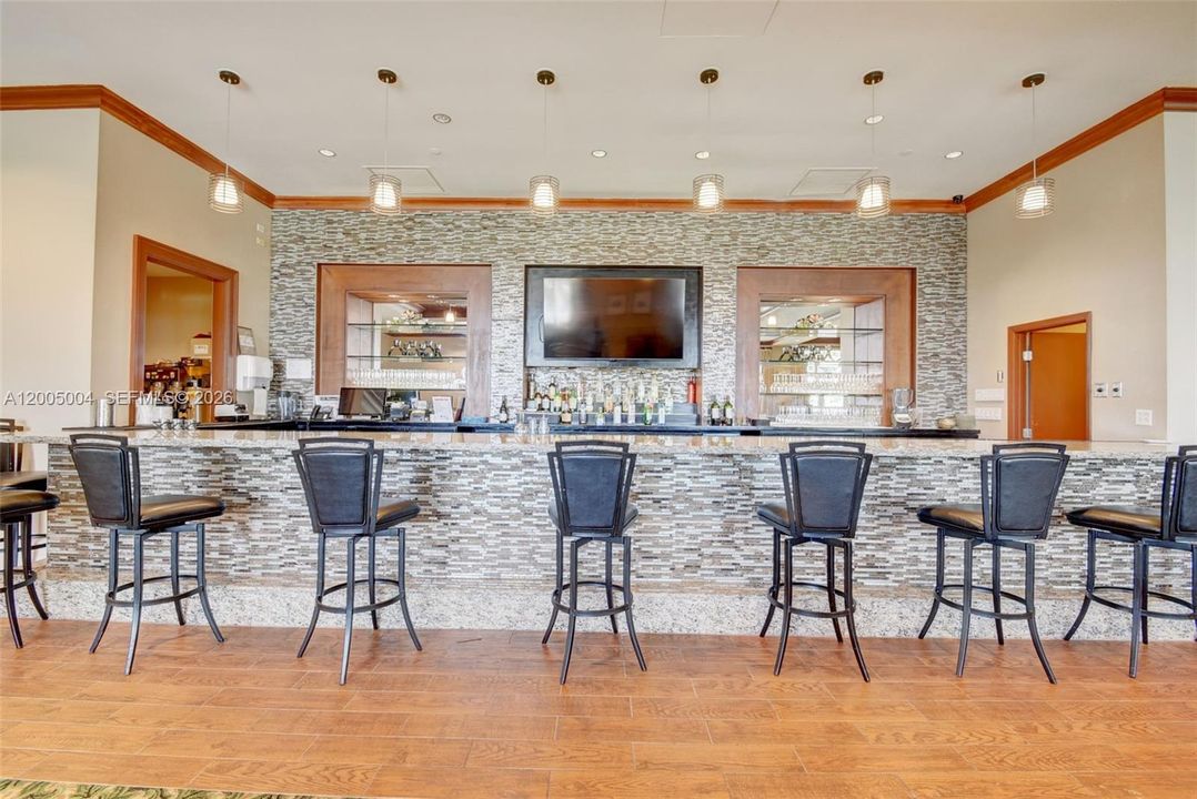 En Venta: $425,000 (3 camas, 2 baños, 1952 Pies cuadrados)