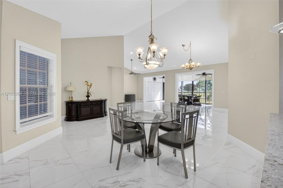 En Venta: $425,000 (3 camas, 2 baños, 1952 Pies cuadrados)