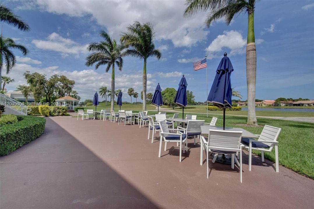 En Venta: $425,000 (3 camas, 2 baños, 1952 Pies cuadrados)
