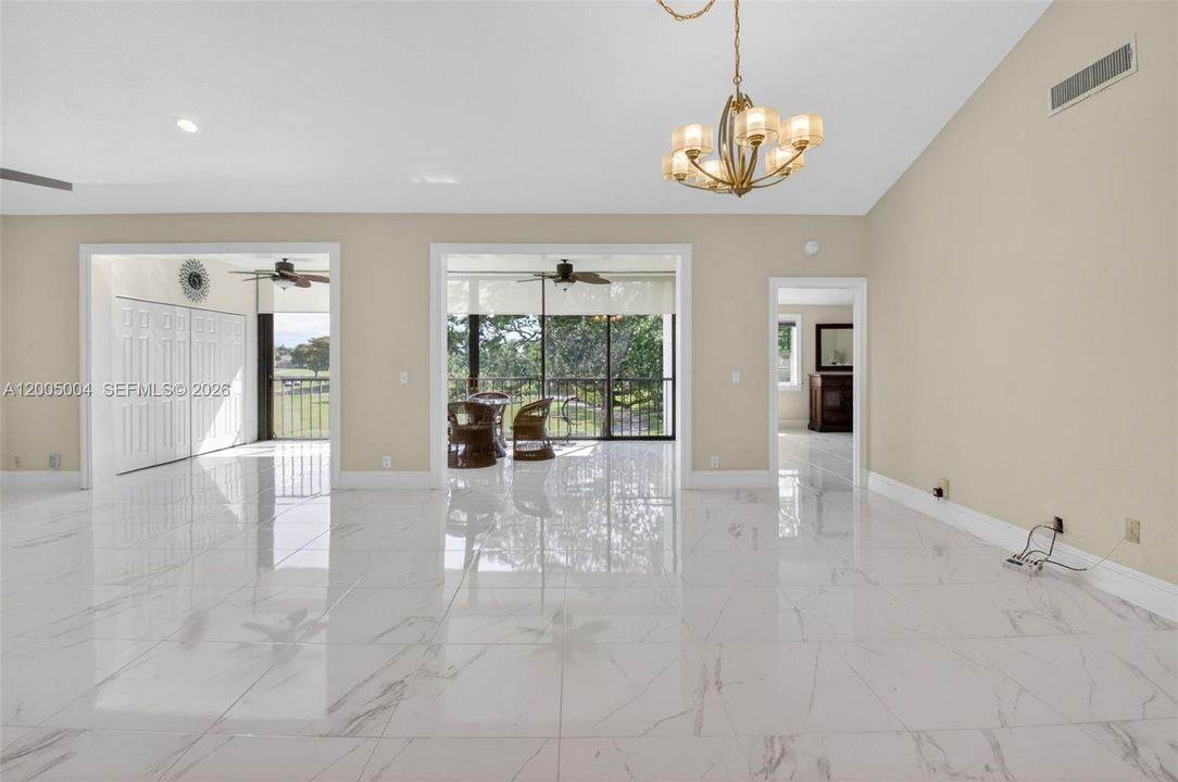 En Venta: $425,000 (3 camas, 2 baños, 1952 Pies cuadrados)