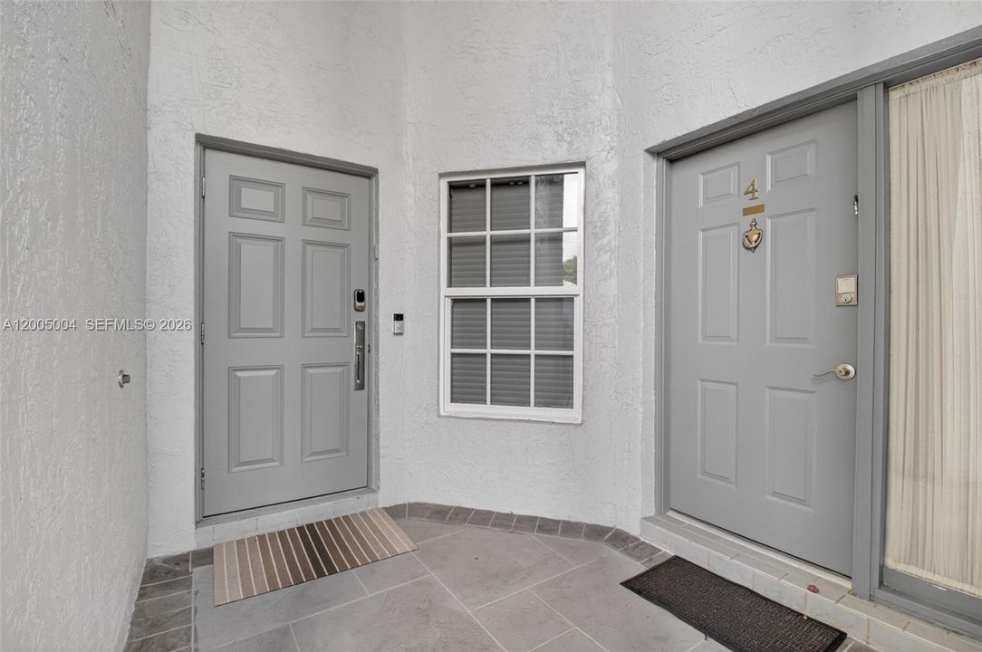 En Venta: $425,000 (3 camas, 2 baños, 1952 Pies cuadrados)