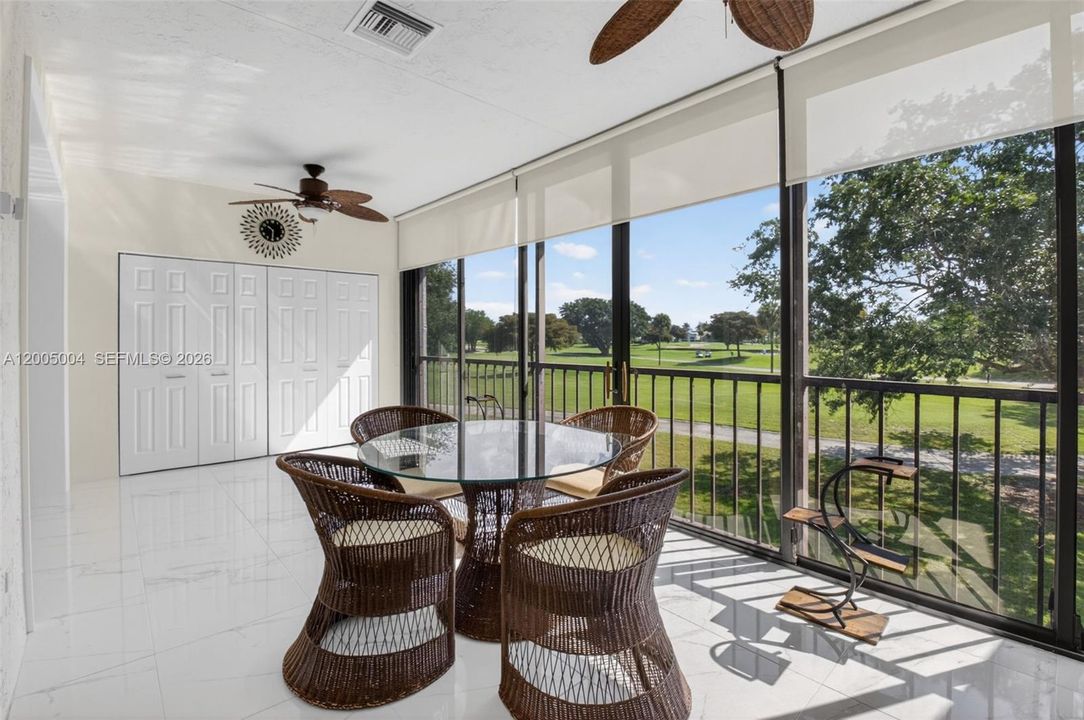 En Venta: $425,000 (3 camas, 2 baños, 1952 Pies cuadrados)
