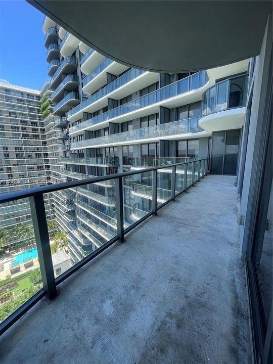 For Sale: $499,000 (1 beds, 1 baths, 621 Square Feet)