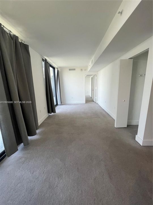 For Sale: $499,000 (1 beds, 1 baths, 621 Square Feet)