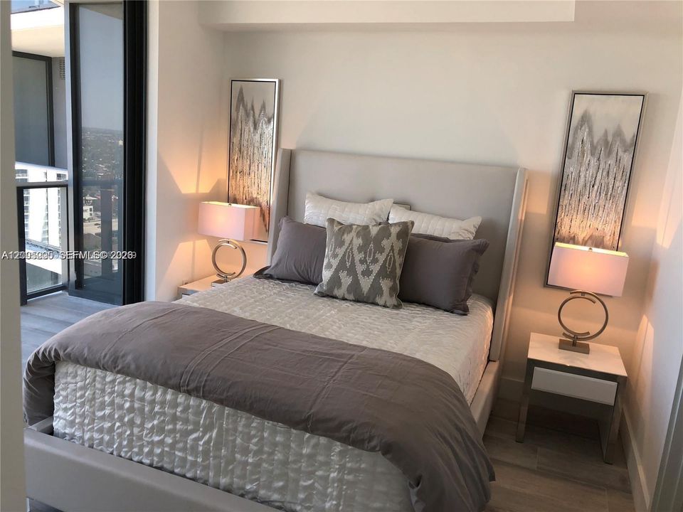 For Sale: $499,000 (1 beds, 1 baths, 621 Square Feet)