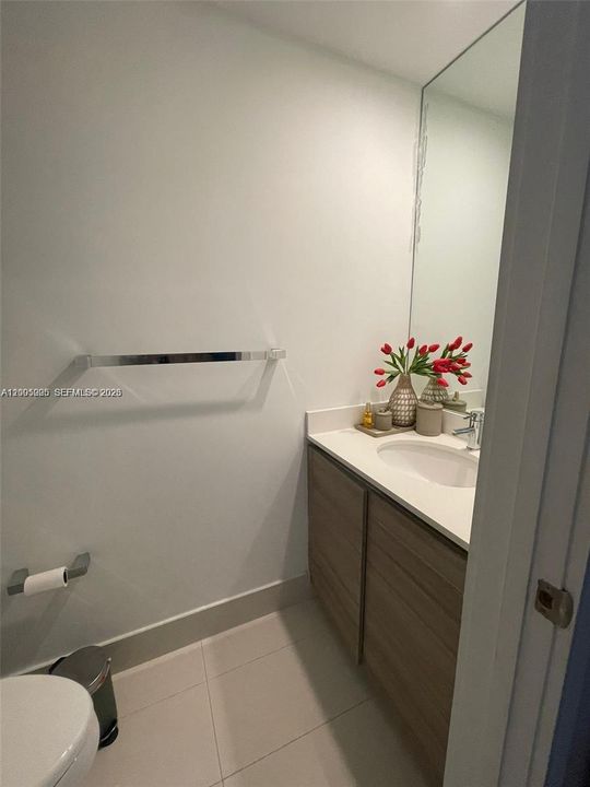 For Sale: $499,000 (1 beds, 1 baths, 621 Square Feet)