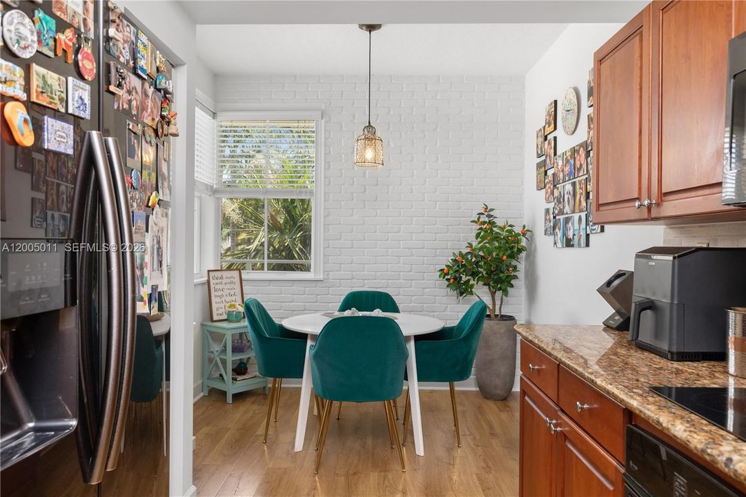 For Sale: $805,000 (3 beds, 2 baths, 1738 Square Feet)