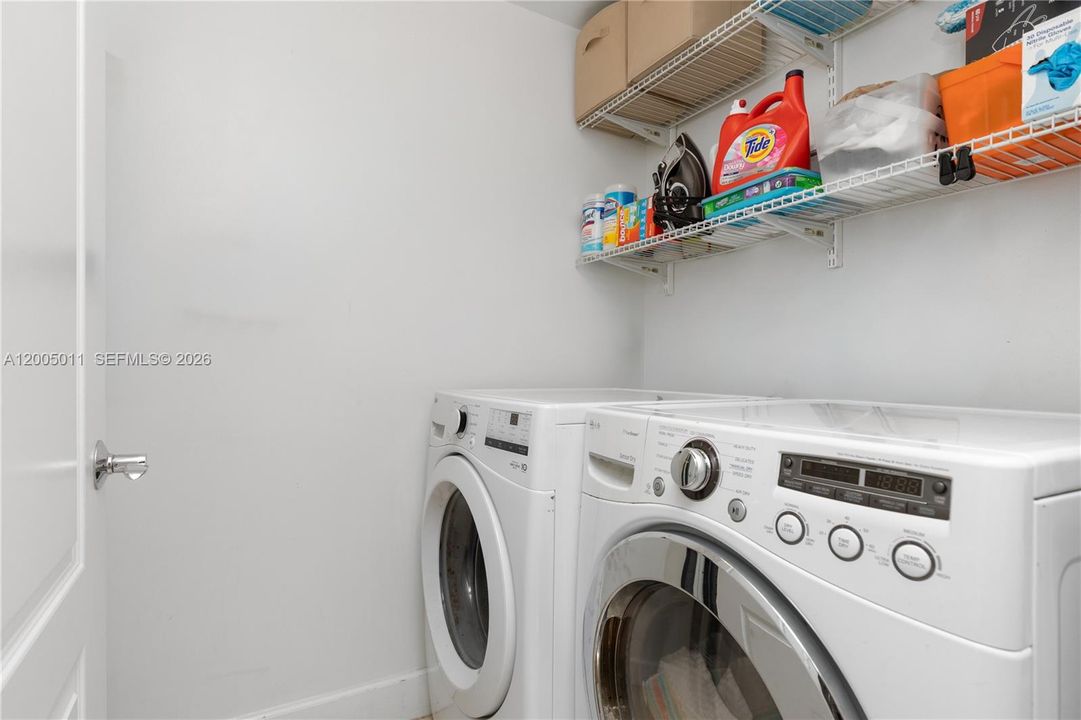 For Sale: $805,000 (3 beds, 2 baths, 1738 Square Feet)